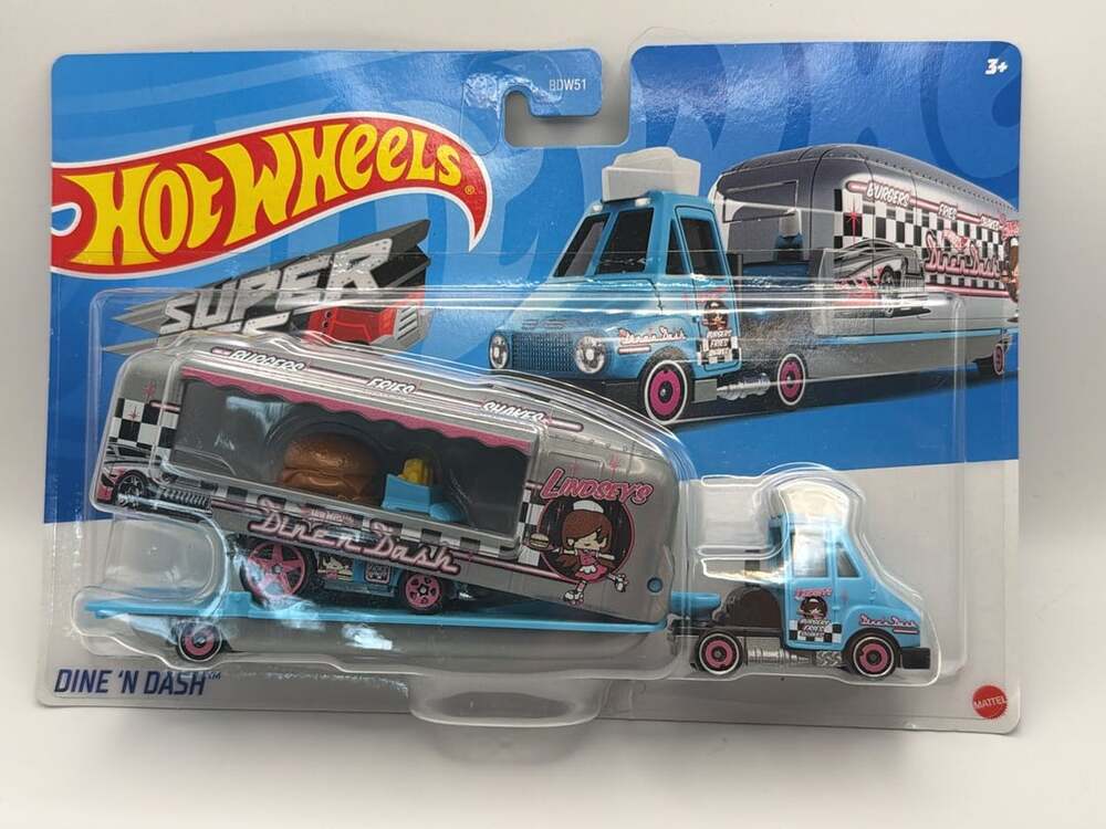 Hot Wheels Super Rigs Dine 'N Dash Transporter Vehicle with Buns of Steel Car